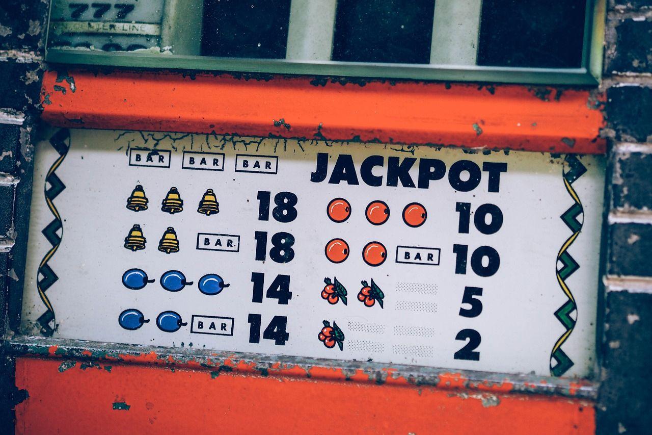 Wer kann progressive Jackpot-Spielautomaten spielen?