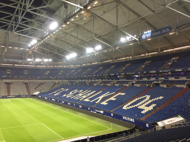 Harte Strafe - Schalke 04 Esports hat einen Spieler wegen toxischen Verhaltens des Platzes verwiesen. Foto 3